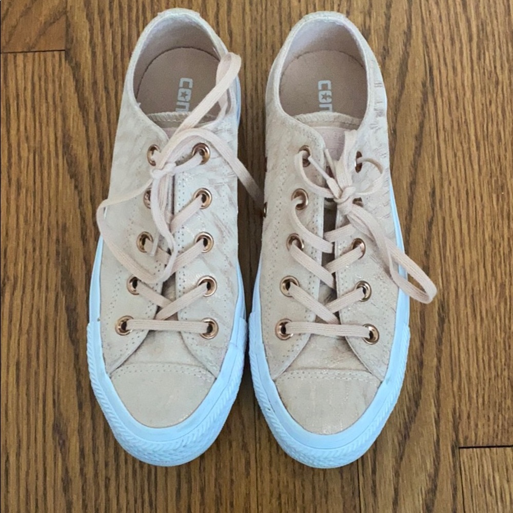 pink converse